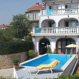 https://villa-apartments-angela.primorje-gorskikotar.com